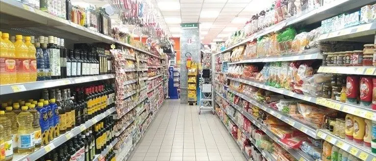 Nuova stretta a Corigliano-Rossano, i supermercati chiudono alle 18.30