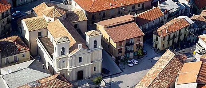 Coronavirus nella casa di cura di Chiaravalle, Santelli chiude 5 Comuni
