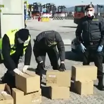 Requisite 19 tonnellate di materiale medico al porto di Gioia Tauro