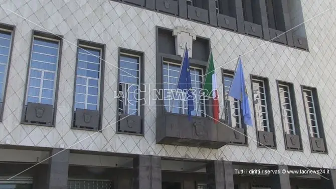 Cosenza, Covelli (Pd): «La giunta sospenda le tasse comunali»