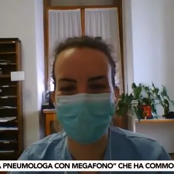 È calabrese “la pneumologa con il megafono” che ha commosso l’Italia