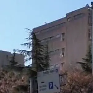 Coronavirus, l'ospedale di Reggio Calabria conferma: in un reparto infermiera positiva