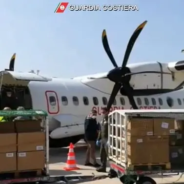 A Lamezia un aereo militare per consegnare dispositivi di protezione