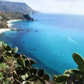 Turismo in Calabria, l'allarme di Demoskopika: «Potrebbe essere una catastrofe»