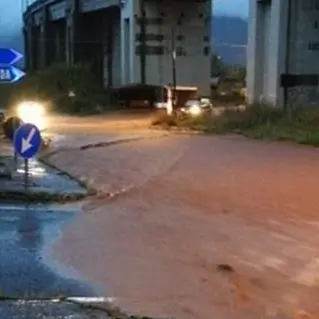 Maltempo: Vibonese in ginocchio tra strade allagate, frane e fango