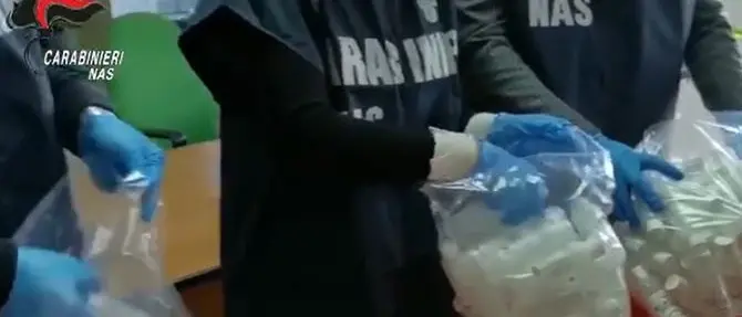 Sequestrate oltre 1500 confezioni di igienizzante a Reggio Calabria