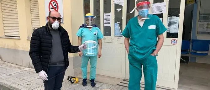 Soverato, caschi realizzati con la stampante 3D per medici e infermieri