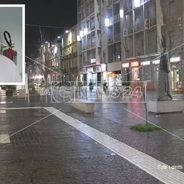 Cosenza, l’allarme del primario: «Troppa gente in giro, rimanete a casa»