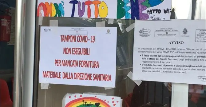 Coronavirus, tamponi esauriti a Locri. L'ira dei sindacati: «Gestione fallimentare»