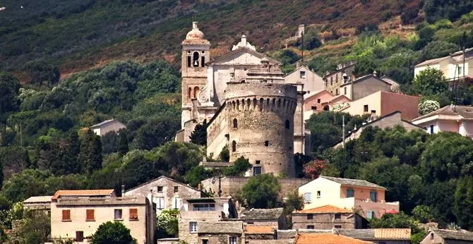 «Cittadini trattati come appestati»: l'appello del Comune di Rogliano