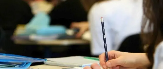 Scuola, spuntano le ipotesi di orale a distanza e recupero da settembre