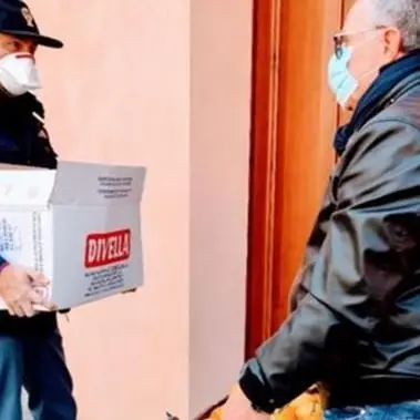 Vibo Valentia, la Polizia li aiuta e loro ricambiano donando arance