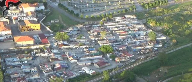 Lamezia, da chi ruba auto a chi va in spiaggia: domenica di controlli e sanzioni