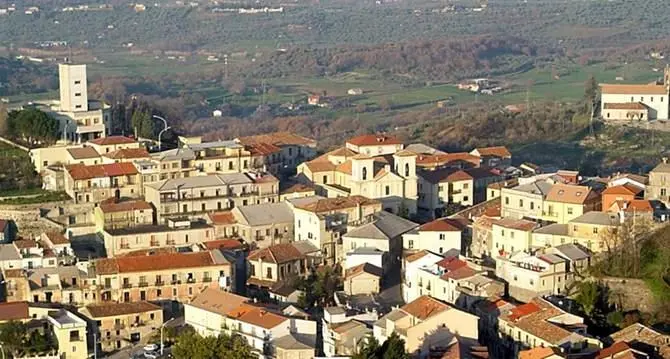 Chiaravalle, multa da 400 euro per i sindaci dopo la protesta davanti alla casa di cura