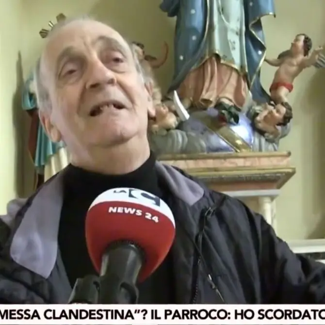 Messa “clandestina” a Filadelfia, il parroco: «Faccio il prete, non il vigile»