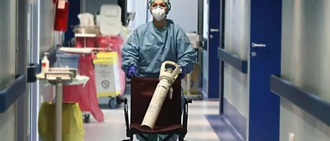 Crotone, l’Asp: «Restituite le bombole d’ossigeno vuote. Serviranno per altri pazienti»