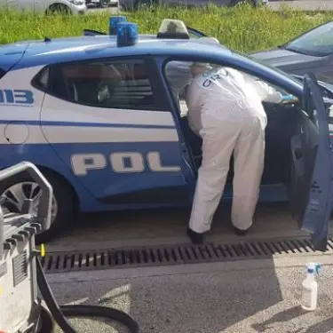 Catanzaro, sanificate più di cento auto della Polizia di Stato