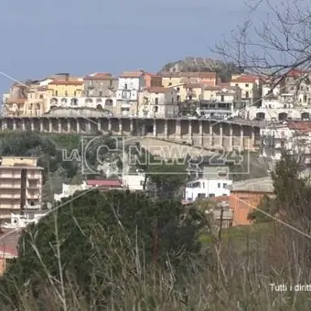 A San Lucido in strada solo con la mascherina: l’ordinanza della Regione