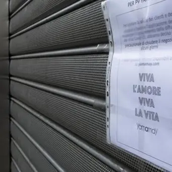 Coronavirus, il governo valuta la chiusura fino al 3 maggio. Conte: «Non rischiamo»