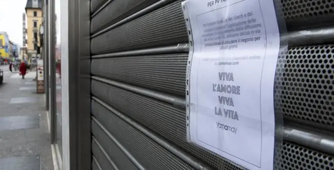 Coronavirus, il governo valuta la chiusura fino al 3 maggio. Conte: «Non rischiamo»