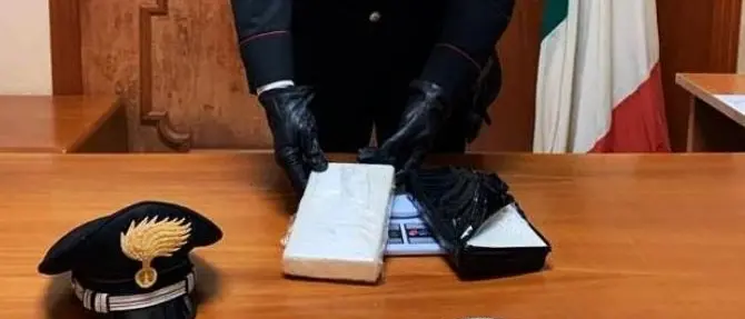 Rosarno: in auto con due chili di cocaina, arrestato incensurato