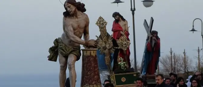 Caulonia, il coronavirus ferma i riti di Pasqua: non accadde neanche in guerra