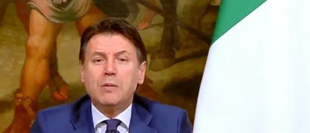 Proroga restrizioni al 3 maggio, Conte durissimo sul Mes: «Menzogne quelle di Salvini e Meloni»