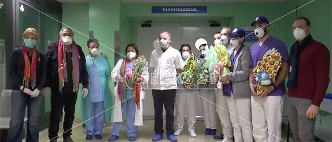 Catanzaro, i volontari Unitalsi portano la Pasqua nell'ospedale Pugliese: video
