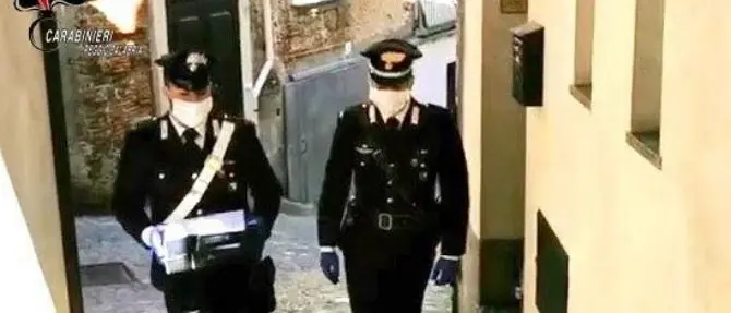 Scuola a distanza, a Villa San Giovanni i carabinieri consegnano pc agli studenti