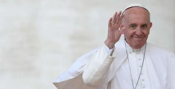 Locri, Papa Francesco dona tute protettive e mascherine all'ospedale