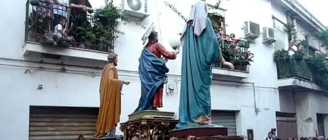 Nonna Mela, custode del rito senza tempo dell'Affruntata