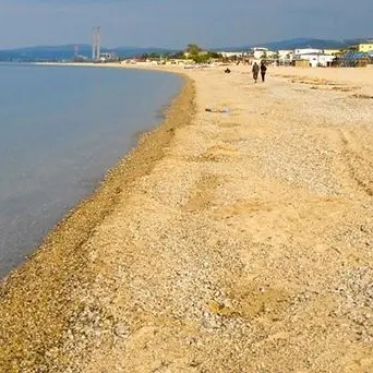 Corigliano-Rossano, giovane muore annegato in mare: forse un malore