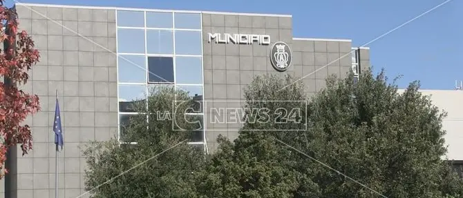 Rende, riapre l'area mercatale: il sindaco Manna firma l'ordinanza