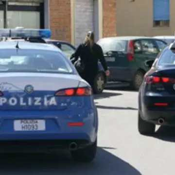 Reggio Calabria, aggressioni e rapine in pieno centro: arrestati due giovani