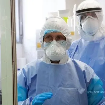 Coronavirus a Reggio Calabria, viaggio nel laboratorio Asp: «Ecco come si analizza un tampone»