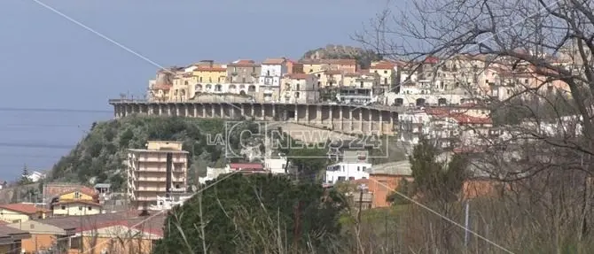 San Lucido: il commissario prefettizio si dimette, il parroco resiste