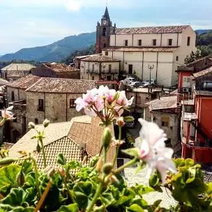 Viaggio a Staiti, silenzio assordante nel paese più piccolo della Calabria