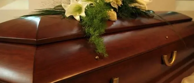 In troppi al funerale del suocero del boss, anche due positivi al Covid-19: denunciati