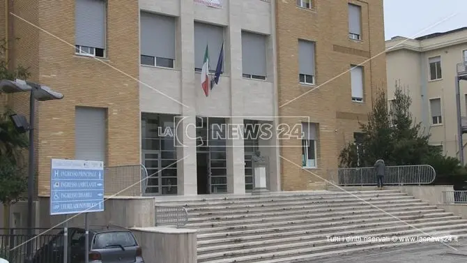 Cosenza, la Cassa edile dona 10mila euro all’ospedale