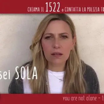 Violenza domestica, la Regione parla alle vittime: «Non sarete mai sole». Il video