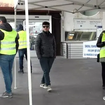 Lavoratori aeroportuali, una stagionale scrive a Conte: «Non toglieteci la dignità»