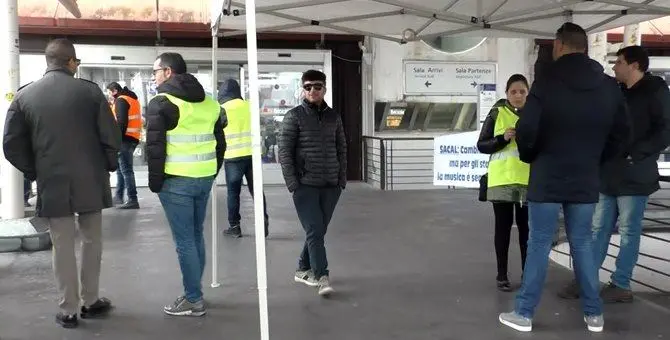 Lavoratori aeroportuali, una stagionale scrive a Conte: «Non toglieteci la dignità»