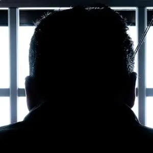 ‘Ndrangheta, il virus spinge i boss calabresi fuori dal carcere: chi è uscito e chi spera
