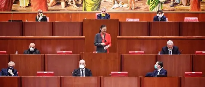 Consiglio, marcia indietro (per ora) sul varo di una nuova commissione