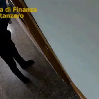 Furbetti dell'Asp di Catanzaro, sotto inchiesta anche due membri dell’ufficio Antimafia