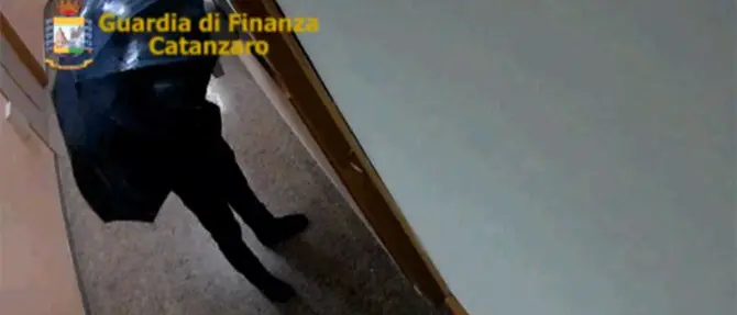 Furbetti dell'Asp di Catanzaro, sotto inchiesta anche due membri dell’ufficio Antimafia