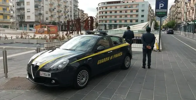 Interdetta piazza Bilotti a Cosenza, sul posto Guardia di finanza e Municipale