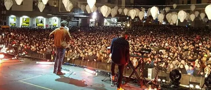 Cosenza, piazza Bilotti a rischio crollo: il concerto di Soler poteva essere una strage