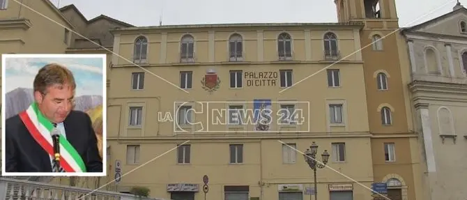 Coronavirus, il sindaco di Rogliano lascia l'ospedale e torna a casa