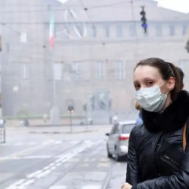 Coronavirus, la ricerca conferma: «Può essere trasportato nelle polveri sottili»